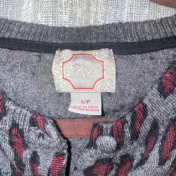 Forever 21 Leopard Print Cropped Cardigan Sweater - Picture 3 of 4